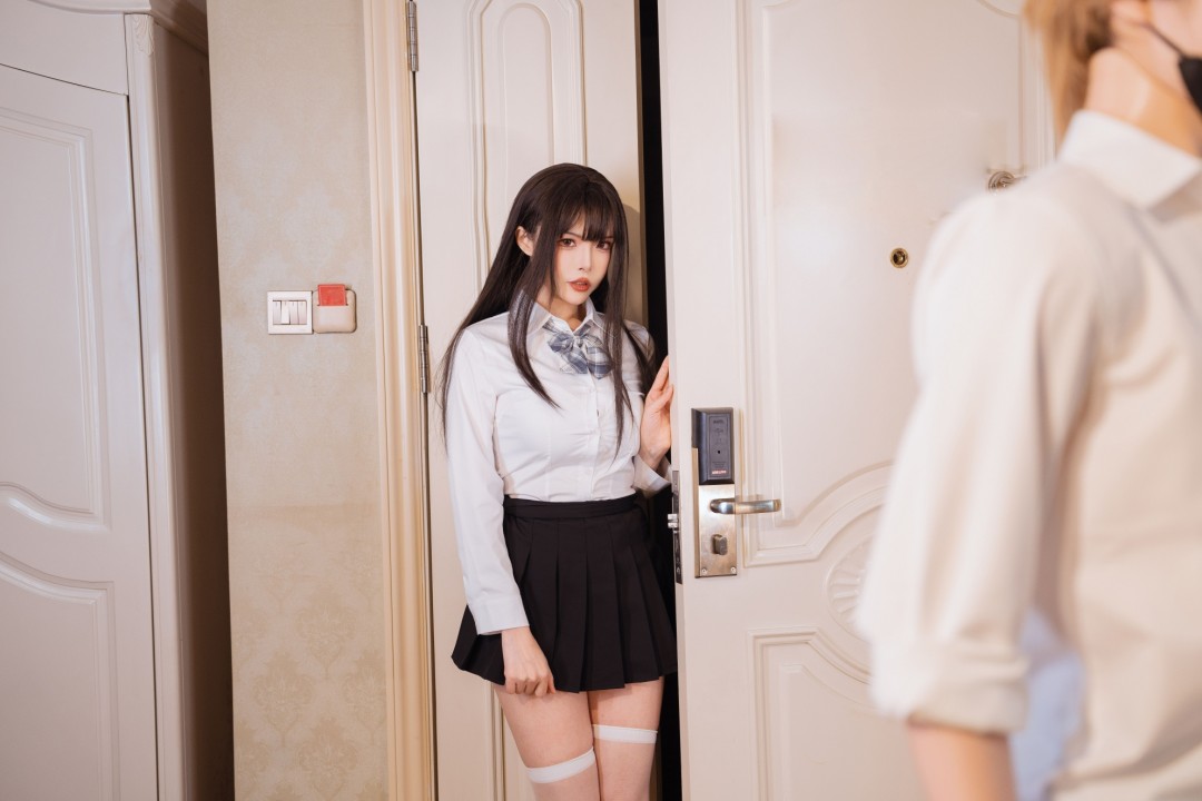 秋和柯基——清纯女友 堕 第2章 第1页
